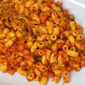 صينية معكرونة الطيبين بالدجاج